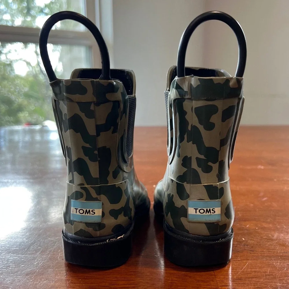 TOMS Kids Camo Rain Boots Pull On‎ Chelsea Style Size T5